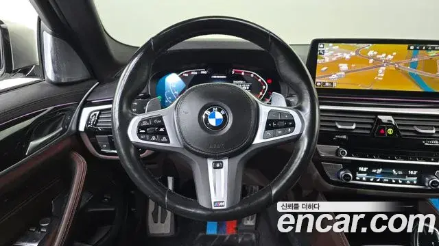 BMW 5 Series 2022 — ფოტო 34/34