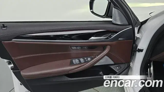 BMW 5 Series 2022 — ფოტო 4/34