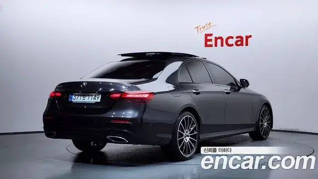 Mercedes-Benz E-Class 2023 — Фото 2/20