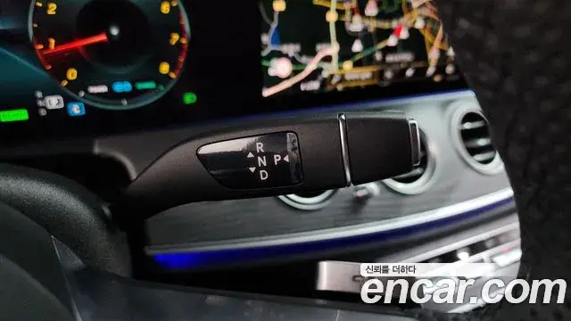 Mercedes-Benz E-Class 2023 — Фото 8/20