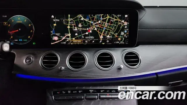 Mercedes-Benz E-Class 2023 — Фото 14/20