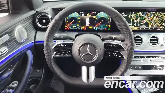 Mercedes-Benz E-Class 2023 — Фото 15/20
