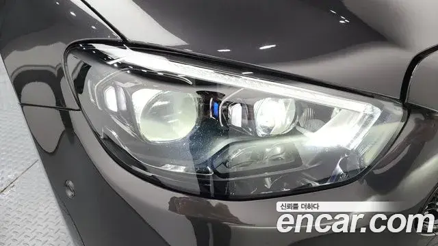 Mercedes-Benz E-Class 2023 — Фото 17/20