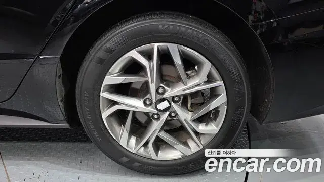 Hyundai Sonata Hybrid 2021 — Şəkil 18/30