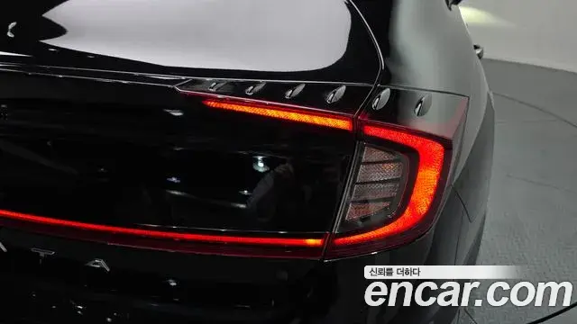 Hyundai Sonata Hybrid 2021 — Şəkil 26/30