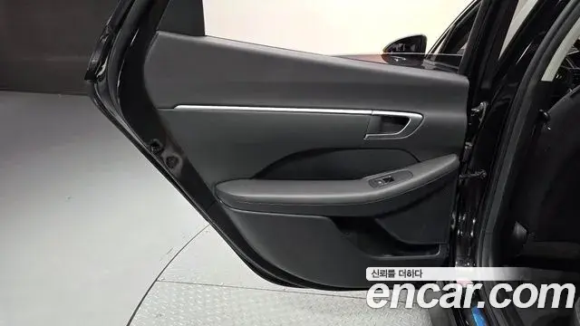 Hyundai Sonata Hybrid 2021 — Şəkil 22/30