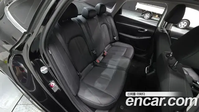 Hyundai Sonata Hybrid 2021 — Şəkil 27/30