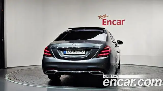 Mercedes-Benz S-Class 2020 — Photo 15/20
