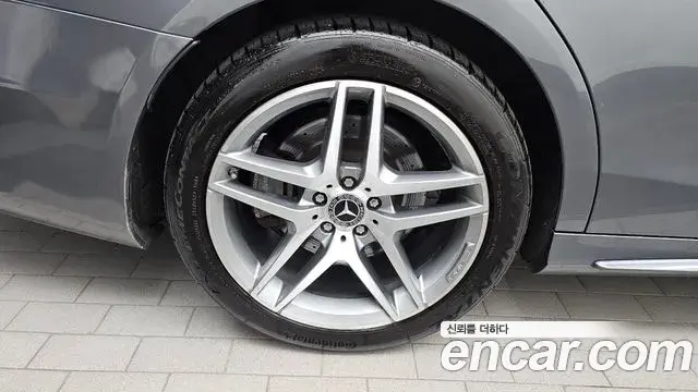 Mercedes-Benz S-Class 2020 — Photo 2/20