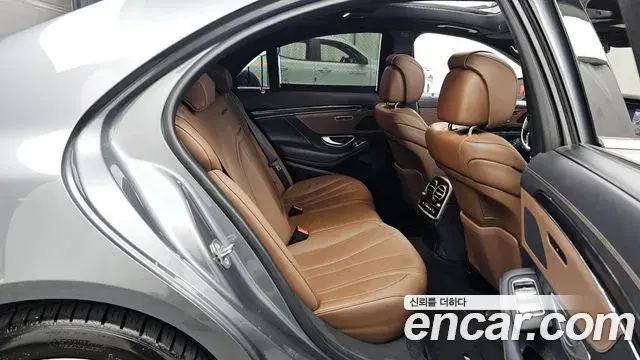 Mercedes-Benz S-Class 2020 — Photo 13/20