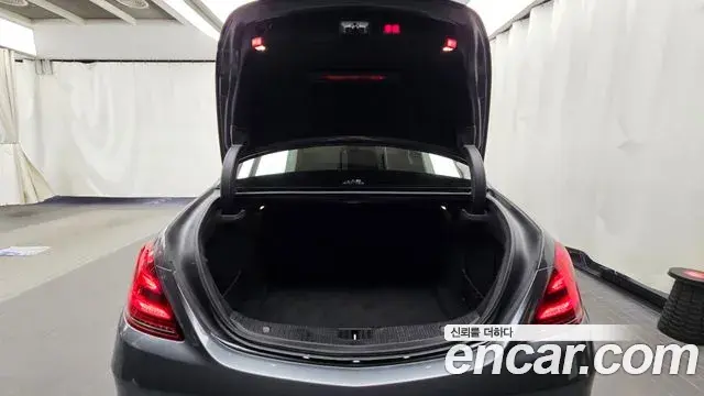 Mercedes-Benz S-Class 2020 — Photo 17/20