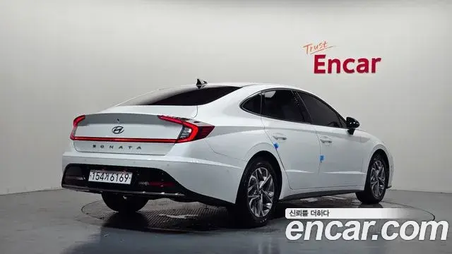 Hyundai Sonata Hybrid 2022 — Photo 13/30