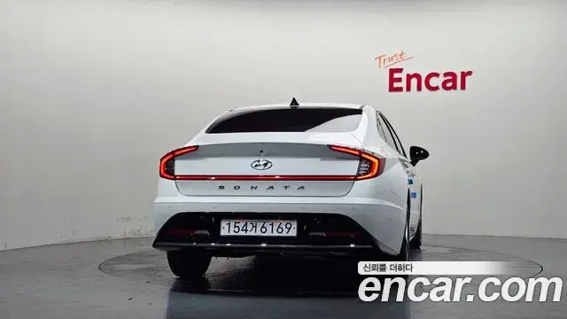 Hyundai Sonata Hybrid 2022 — Photo 4/30