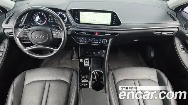 Hyundai Sonata Hybrid 2022 — Photo 28/30