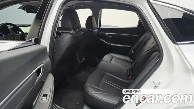 Hyundai Sonata Hybrid 2022 — Photo 5/30
