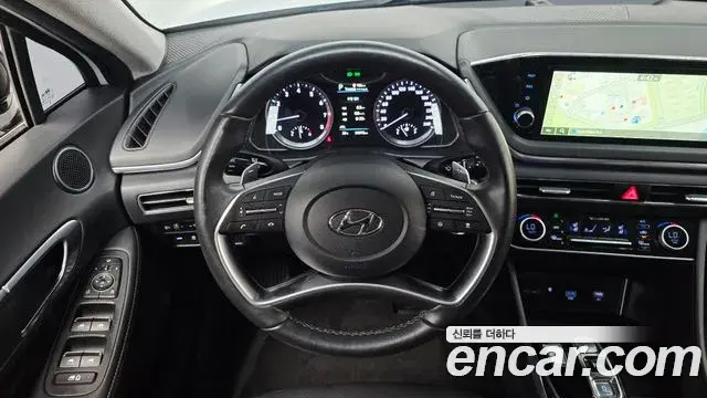 Hyundai Sonata Hybrid 2022 — Photo 24/30