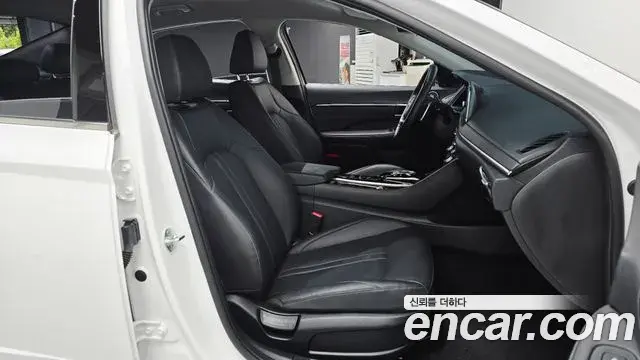 Hyundai Sonata Hybrid 2022 — Photo 22/30