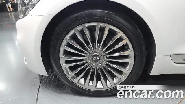 Kia The K9 2018 — ფოტო 16/34