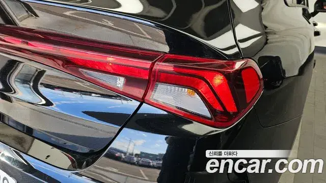 Kia K5 2022 — Şəkil 16/33