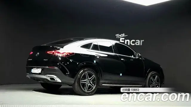 Mercedes-Benz GLE-Class 2021 — Фото 2/20