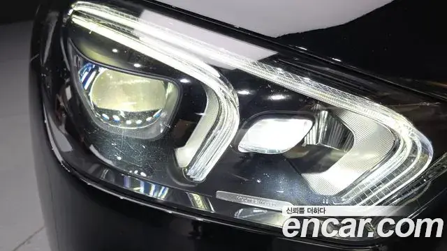 Mercedes-Benz GLE-Class 2021 — ფოტო 26/35