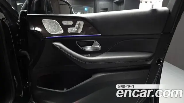 Mercedes-Benz GLE-Class 2021 — ფოტო 17/35