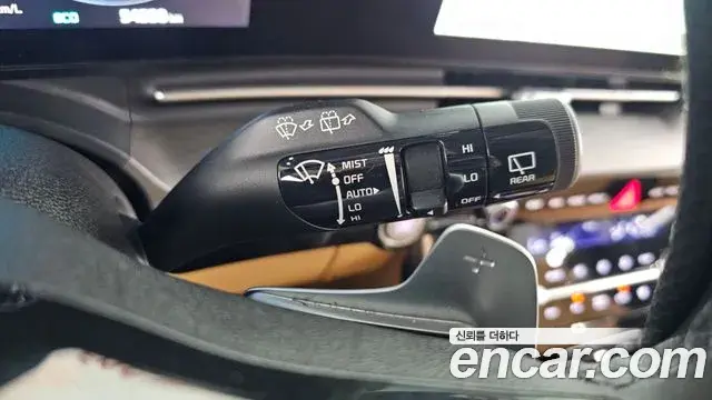 Kia Carnival 2023 — Photo 18/20