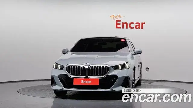BMW 5 Series 2024 — Şəkil 12/30