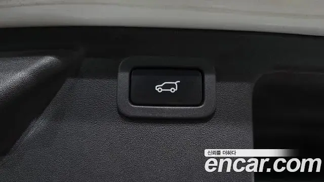 Land Rover Discovery Sport 2019 — Photo 27/33
