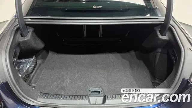 Mercedes-Benz E-Class 2026 — Фото 19/20