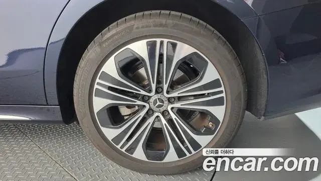 Mercedes-Benz E-Class 2026 — Şəkil 15/35