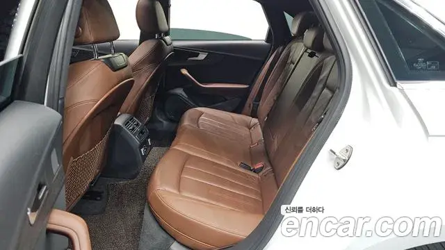 Audi A4 2019 — Photo 30/35