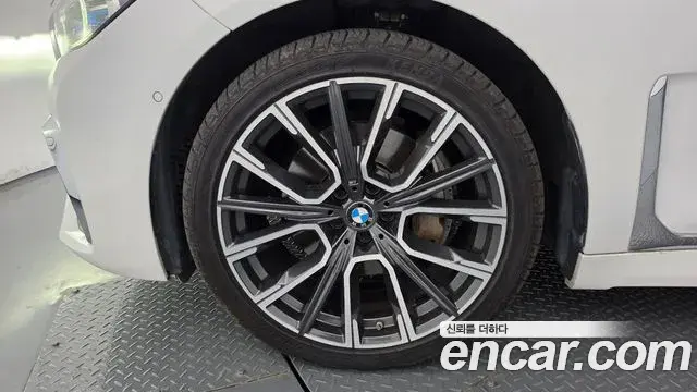 BMW 7 Series 2021 — ფოტო 3/20