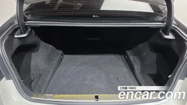 BMW 7 Series 2021 — ფოტო 17/20