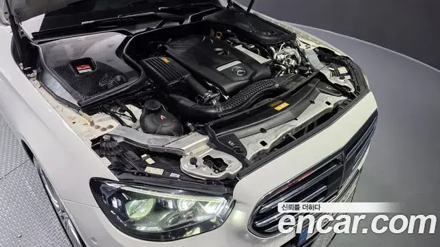 Mercedes-Benz E-Class 2021 — Фото 6/20