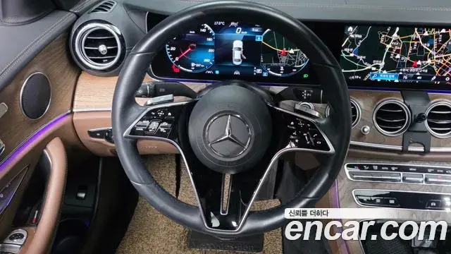 Mercedes-Benz E-Class 2021 — Фото 13/20