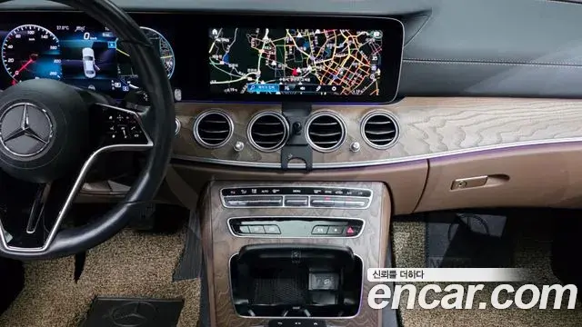 Mercedes-Benz E-Class 2021 — Фото 14/20