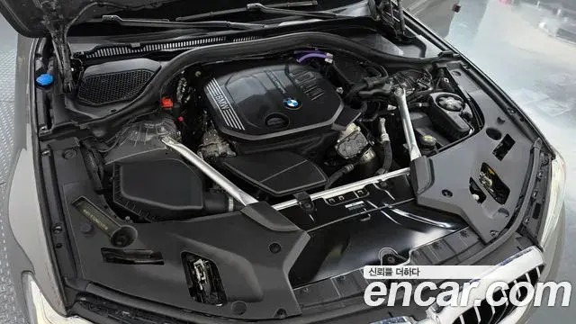 BMW 5 Series 2022 — Photo 16/20