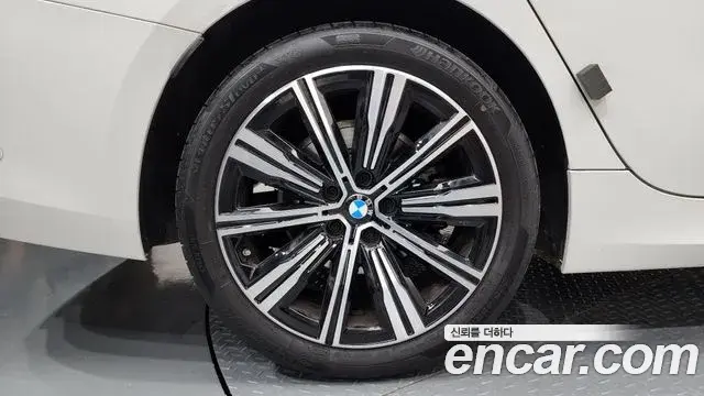 BMW 3 Series 2025 — Фото 5/20