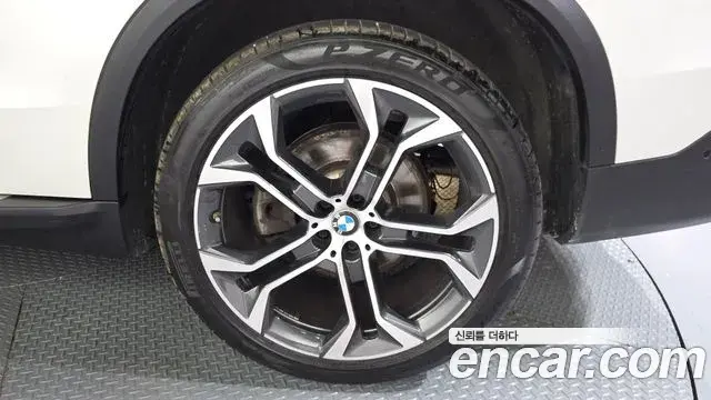 BMW X5 2022 — Şəkil 17/34