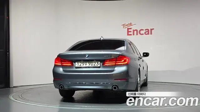 BMW 5 Series 2019 — Şəkil 12/20