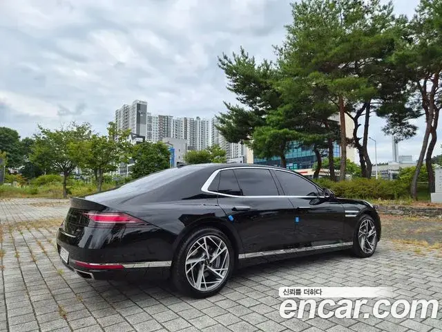 Genesis G90 2022 — Photo 19/20