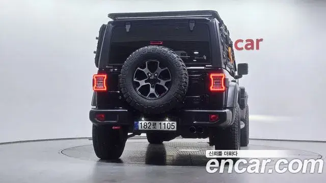 Jeep Wrangler 2018 — Фото 4/20