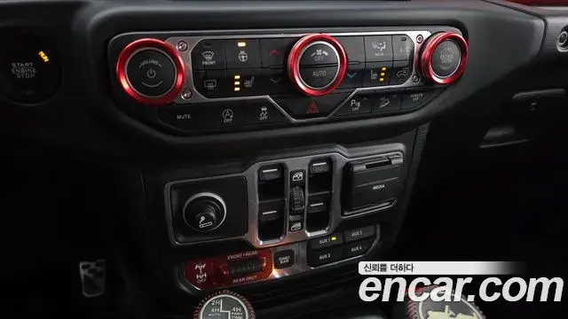 Jeep Wrangler 2018 — Фото 18/20