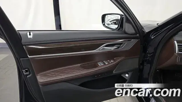 BMW 7 Series 2019 — Şəkil 15/33