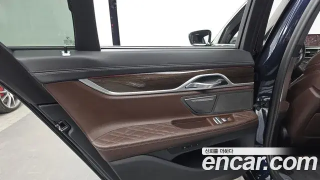 BMW 7 Series 2019 — Şəkil 3/33