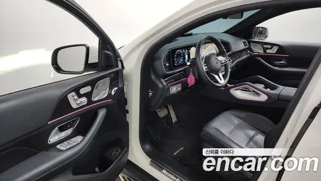 Mercedes-Benz GLE-Class 2023 — Photo 21/39