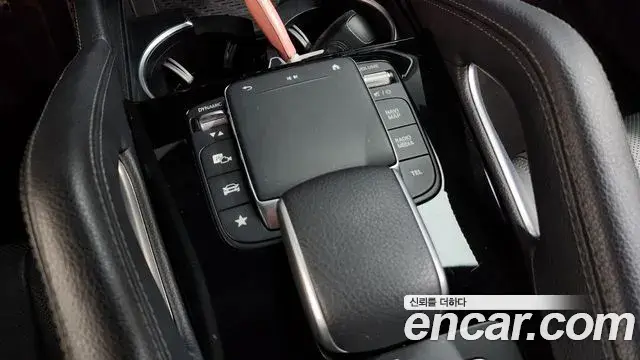 Mercedes-Benz GLE-Class 2023 — Photo 16/39
