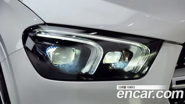 Mercedes-Benz GLE-Class 2023 — Photo 17/39