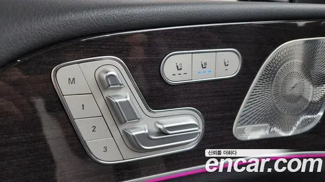 Mercedes-Benz GLE-Class 2023 — Photo 7/39